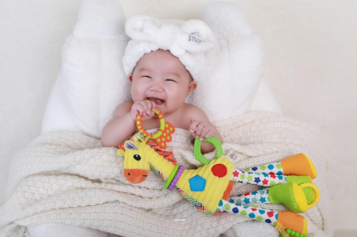 海丰宝宝的口欲期